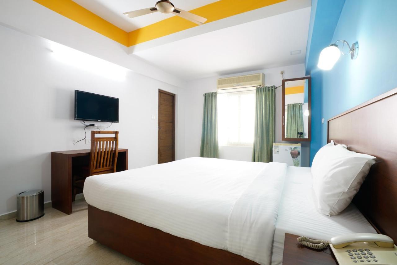 Hotel Signature Cochin Kochi Exterior photo