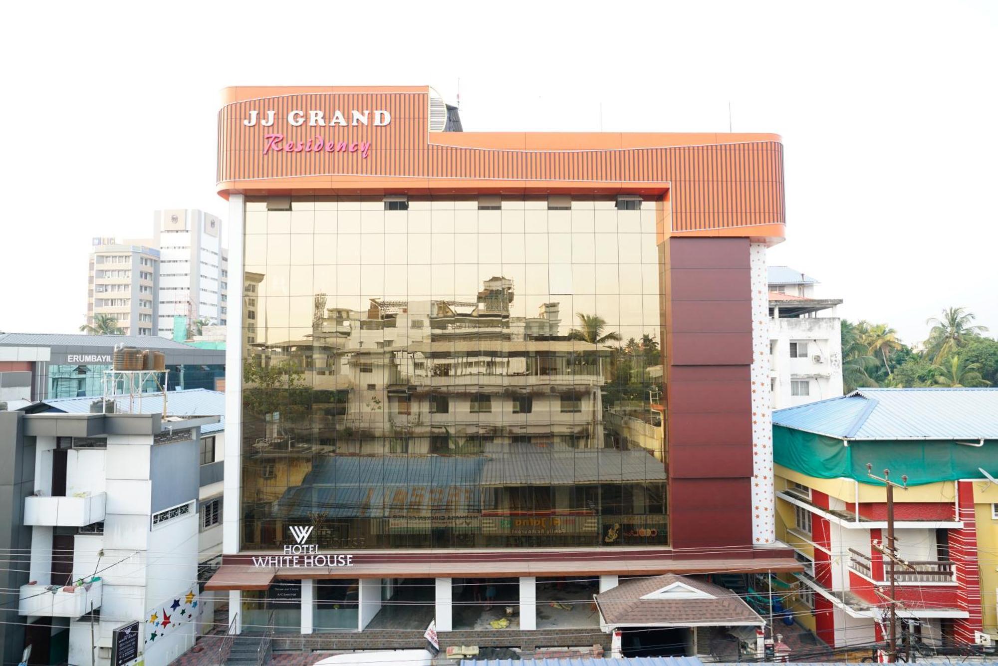 Hotel Signature Cochin Kochi Exterior photo