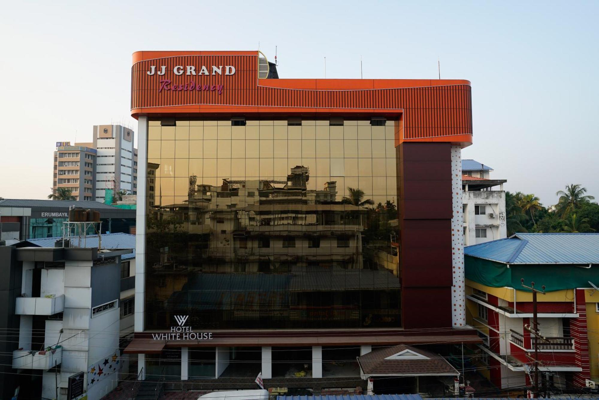 Hotel Signature Cochin Kochi Exterior photo